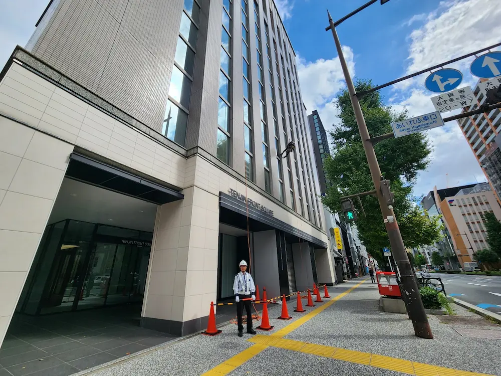 D株式会社様 現状把握のためビル打診調査｜株式会社ソウジウオ